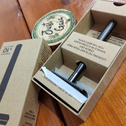 Gun Metal men's safety razor kit in box